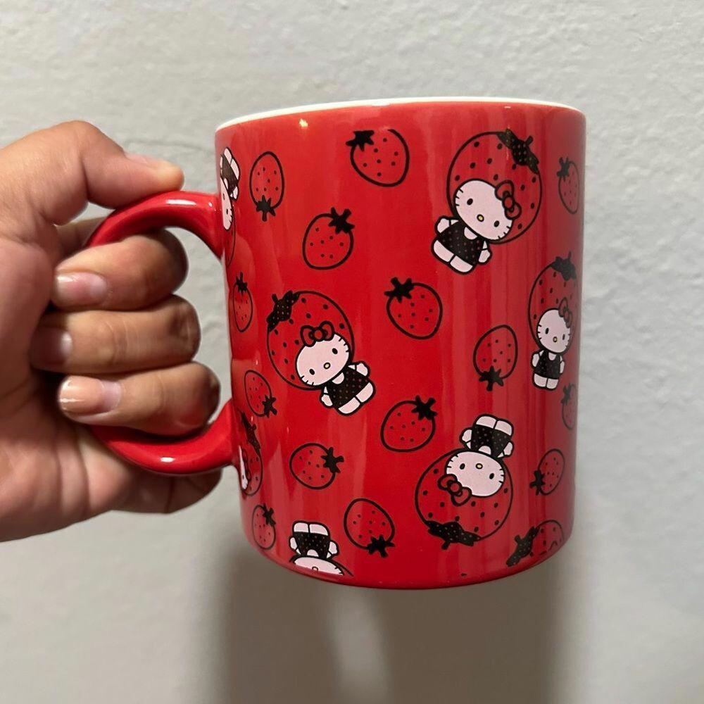 Hello Kitty Strawberry Mug - Picture 2 of 2